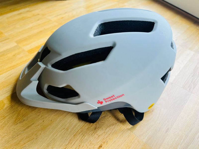Used Sweet Protection Dissenter 2021 Cycling Accessories
