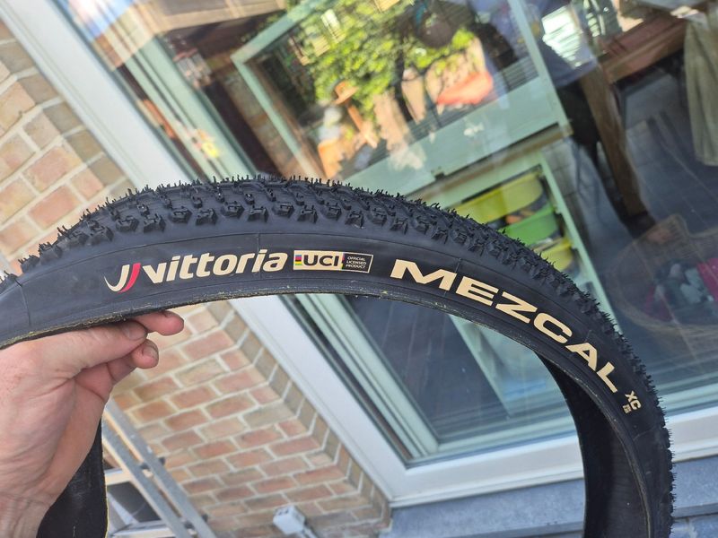 Tweedehands Vittoria mezcal UCI edition 2025 Tyres & Tubes
