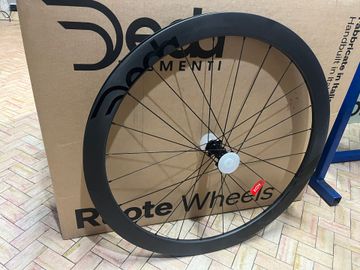 Used Deda sl 45 disc 2025 bike — image 2 of 3