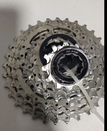 Brugt Shimano 105 Drivetrain & Pedals