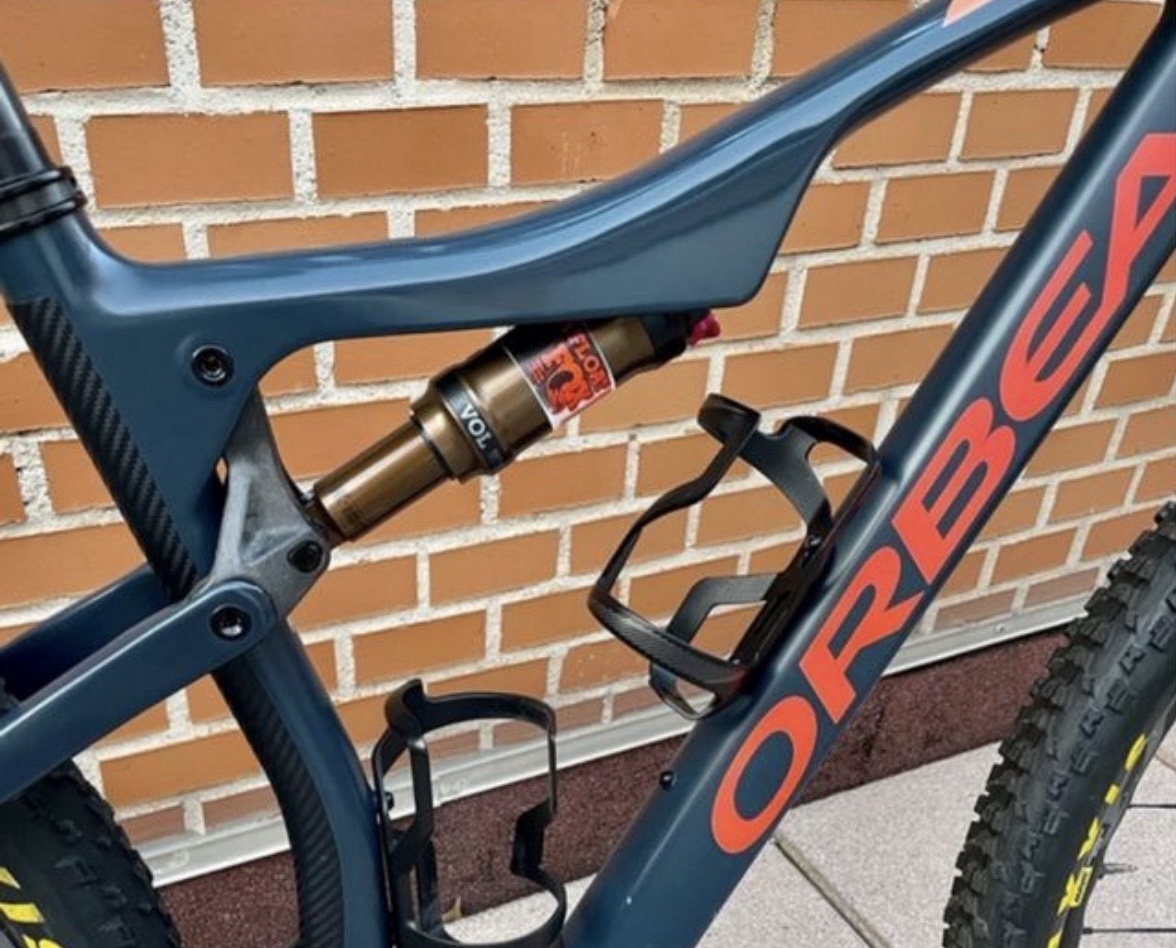 CB