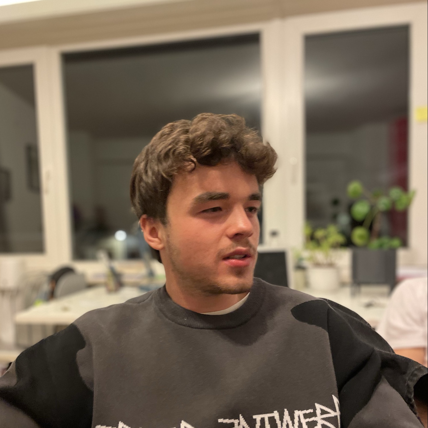 RH