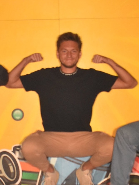 YV