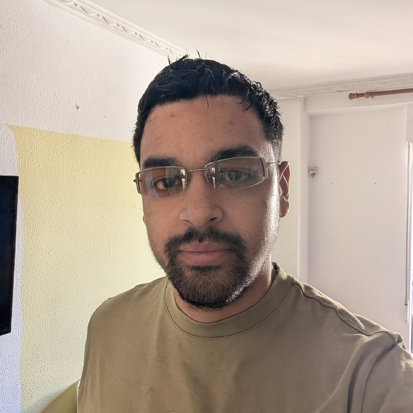 MG