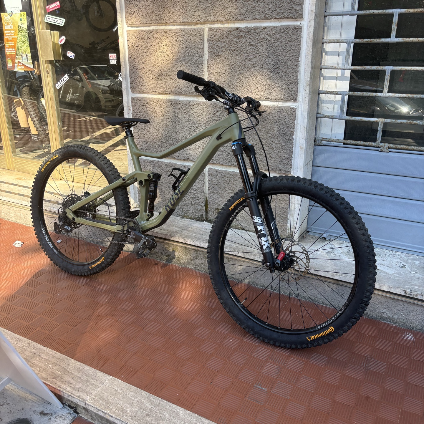 AZ