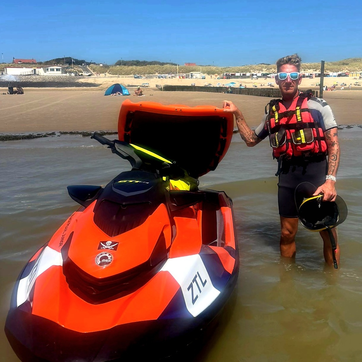 AB