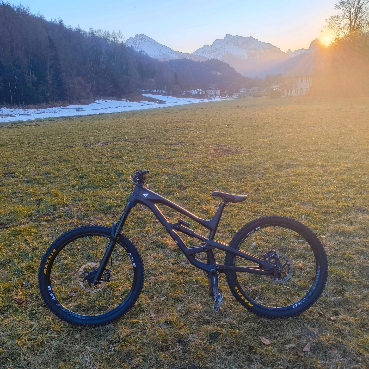 JG