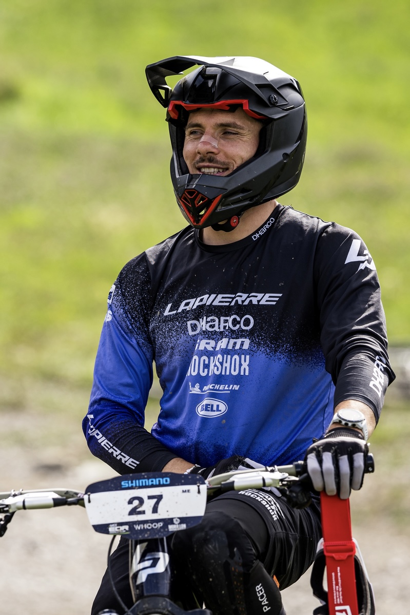 LJ